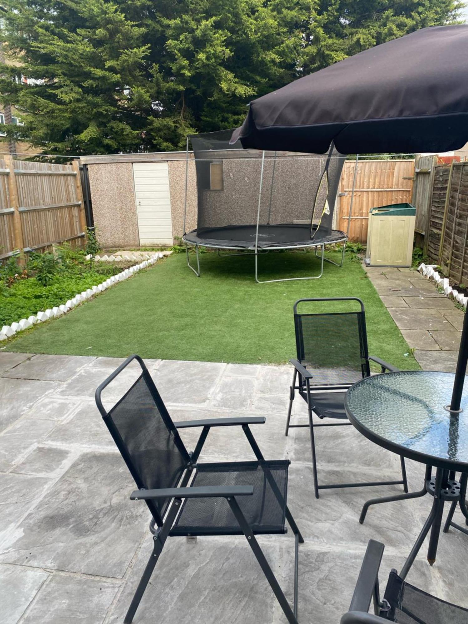 Charming And Cosy London Home, Garden, Parking & Family Fun 米切姆 外观 照片