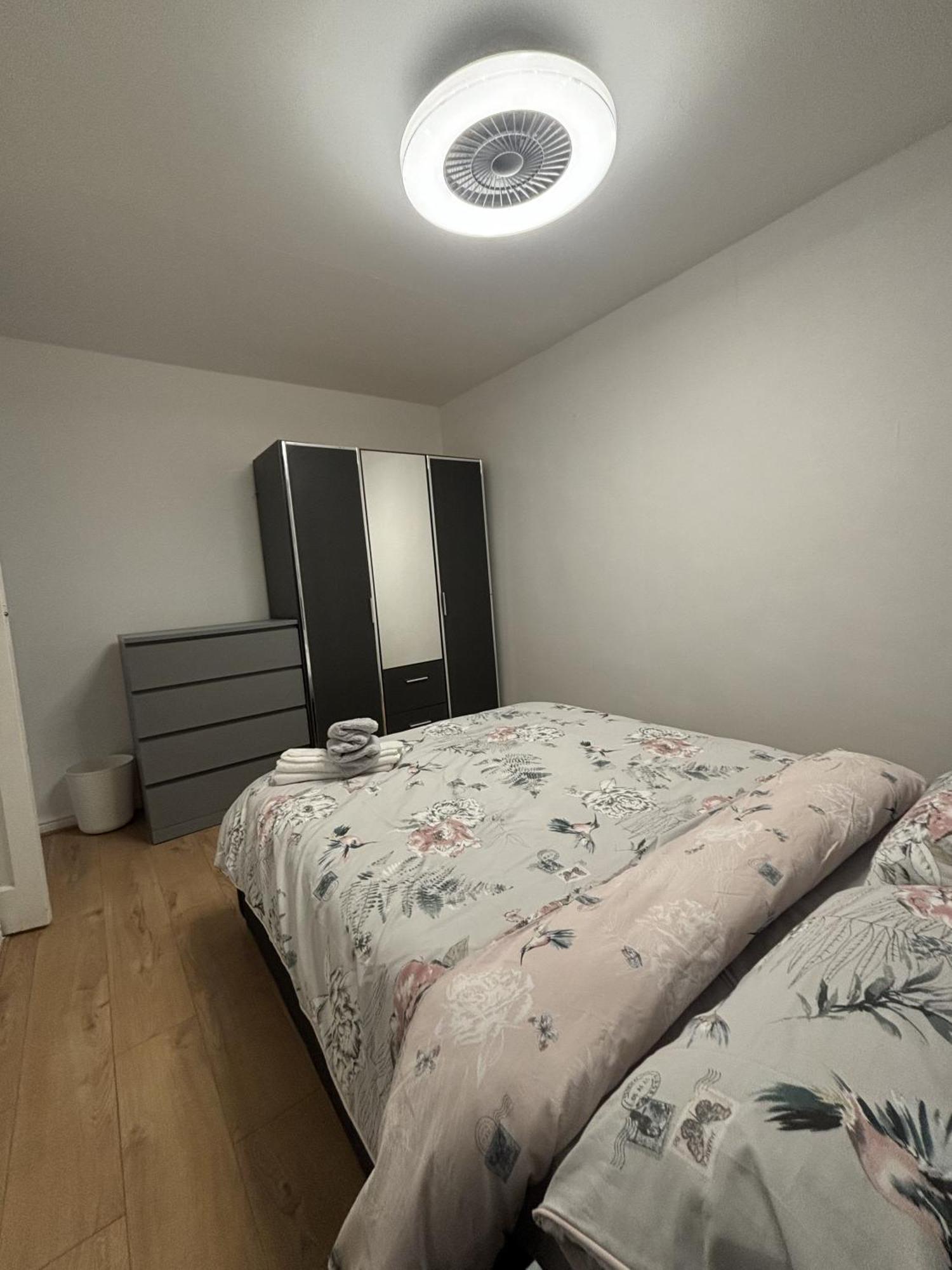 Charming And Cosy London Home, Garden, Parking & Family Fun 米切姆 外观 照片