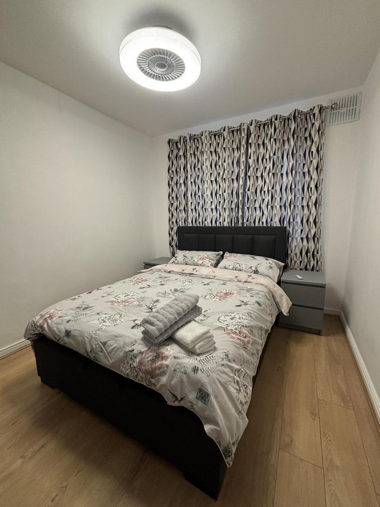Charming And Cosy London Home, Garden, Parking & Family Fun 米切姆 外观 照片